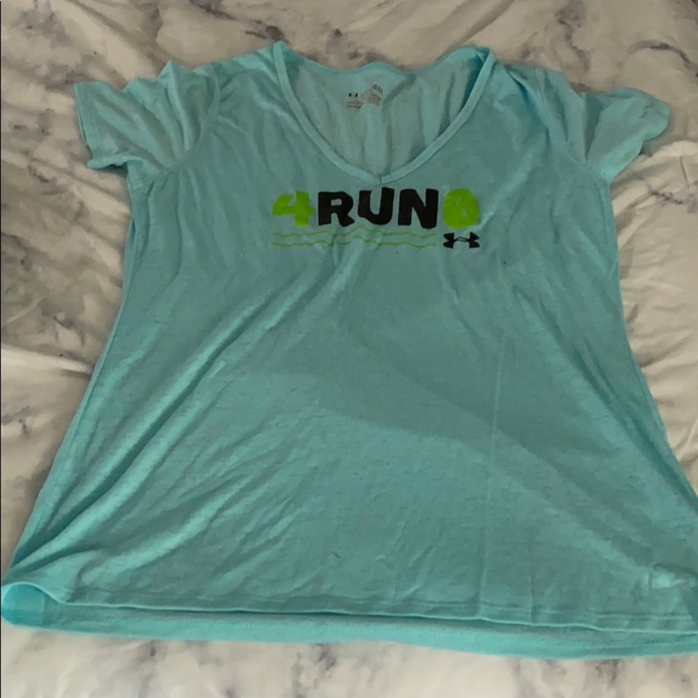 Women’s under Armour V neck t shirt